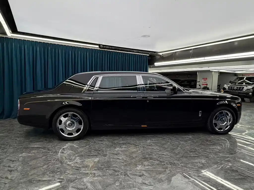 Rolls-Royce Phantom — миниатюра 3