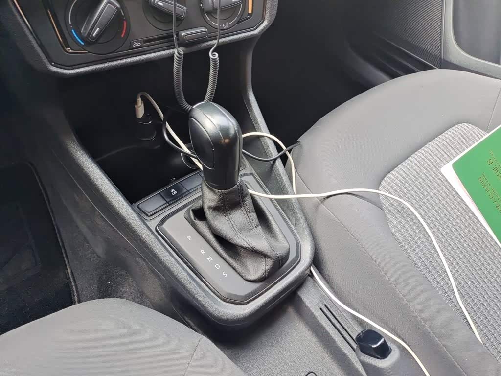 Volkswagen Santana 1.5 л 2021 г. Белый, пробег 29600 км