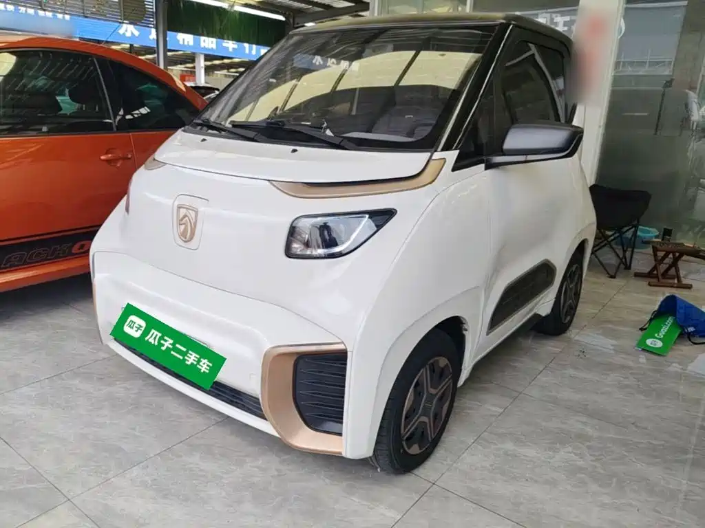 Baojun E200