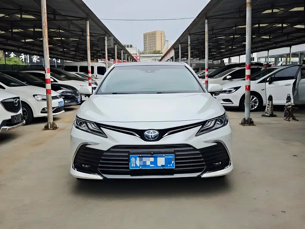 Toyota Camry — миниатюра 2