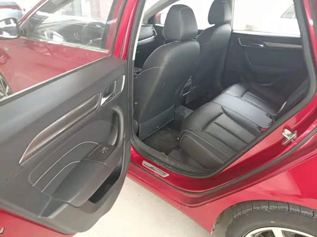 Roewe i6 Classic — миниатюра 17