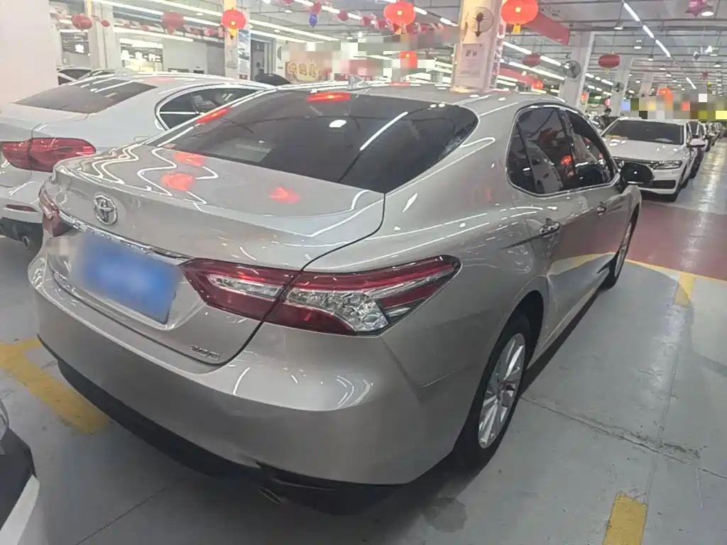 Toyota Camry — миниатюра 7