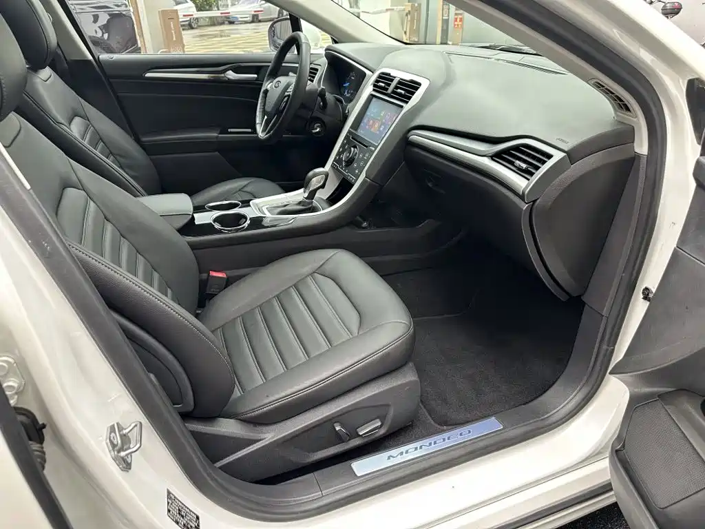 Ford Mondeo — миниатюра 5