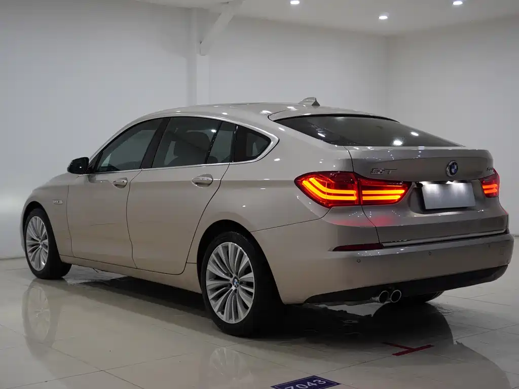BMW 5 Series GT 5 GT 2014 528i Luxury