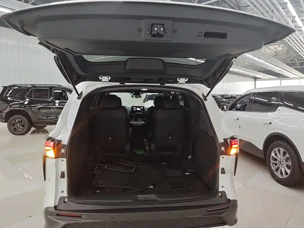 Toyota Granvia — миниатюра 19