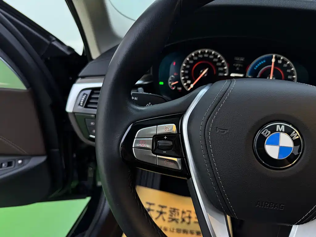 BMW 5 Series New Energy — миниатюра 18
