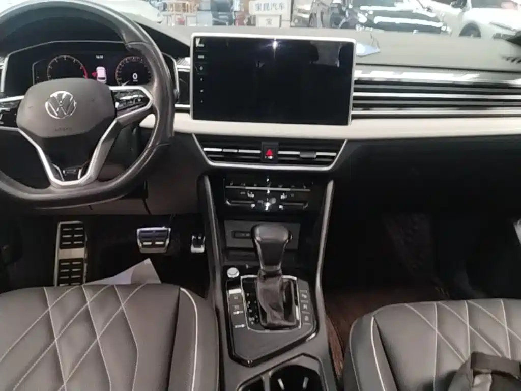 Volkswagen Tiguan L — миниатюра 13