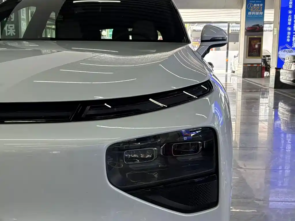 XPeng G9 — миниатюра 3