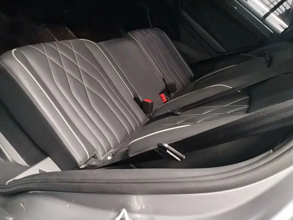 Volkswagen Tiguan L — миниатюра 17