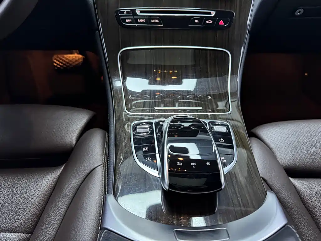 Mercedes-Benz GLC 2018 GLC 260 4MATIC Luxury