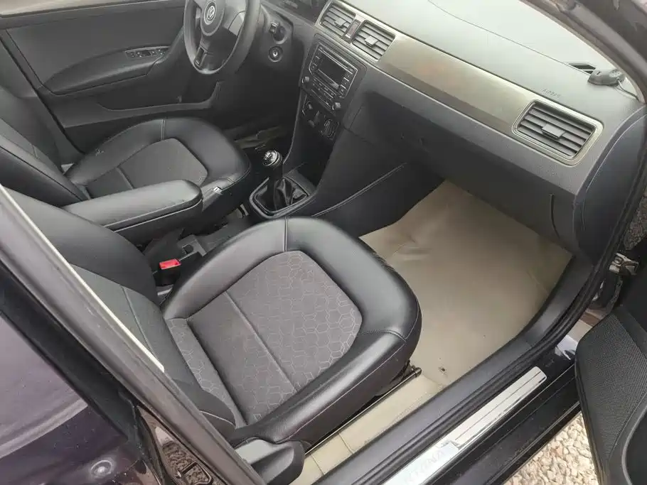 Volkswagen Santana — миниатюра 8