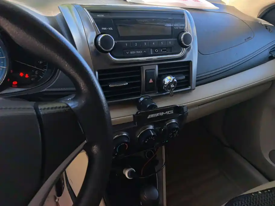 Toyota Yaris L — миниатюра 13