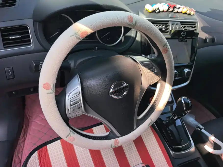 Nissan Tiida — миниатюра 15