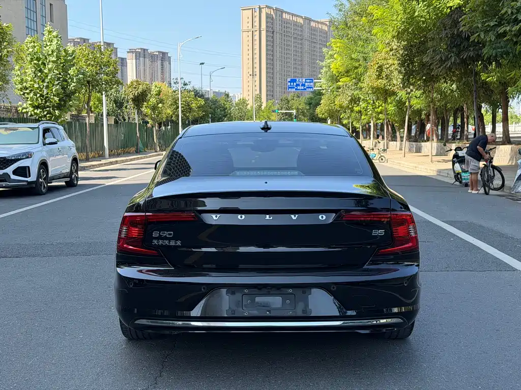 Volvo S90 — миниатюра 8