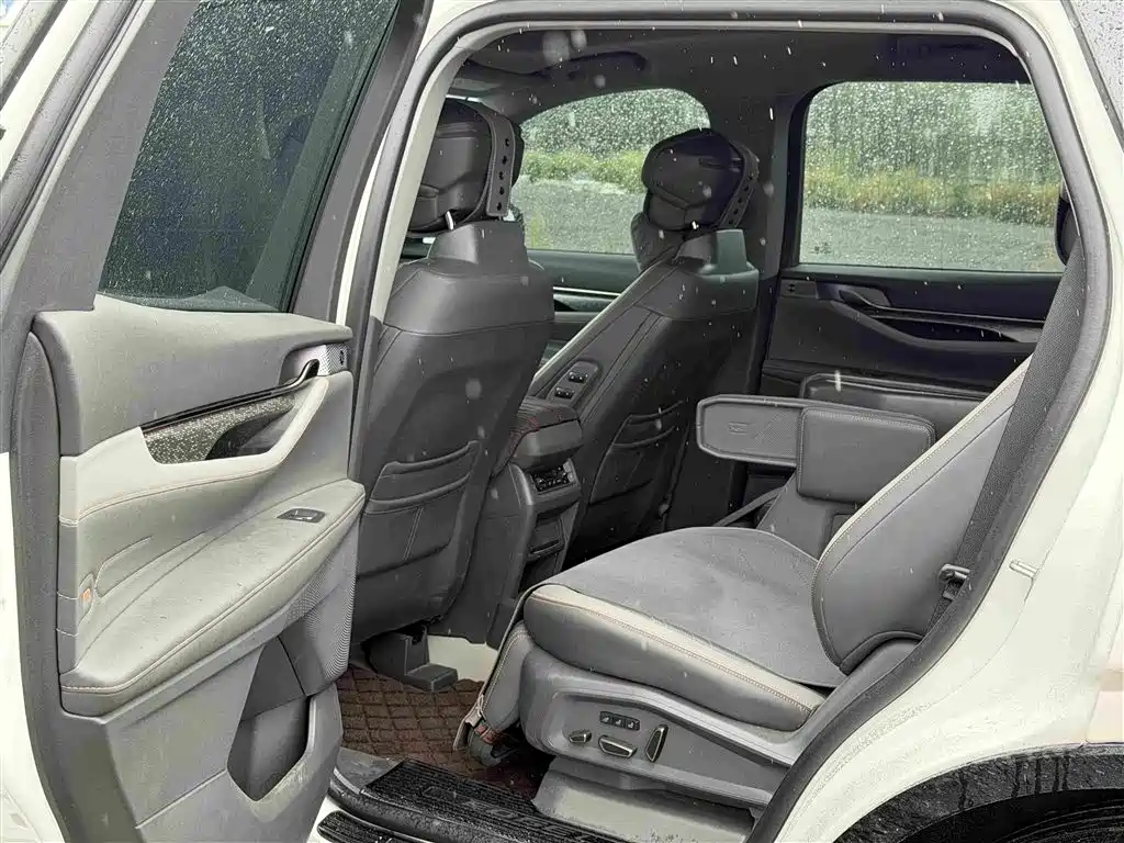 Ford Edge — миниатюра 8