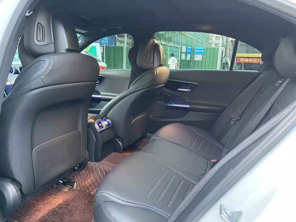 Mercedes-Benz C-Class — миниатюра 9