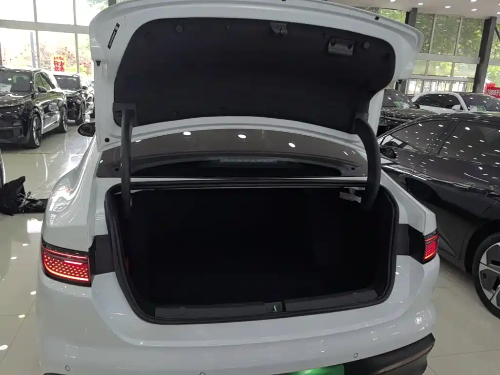 BYD Seal 05 DM-i — миниатюра 19