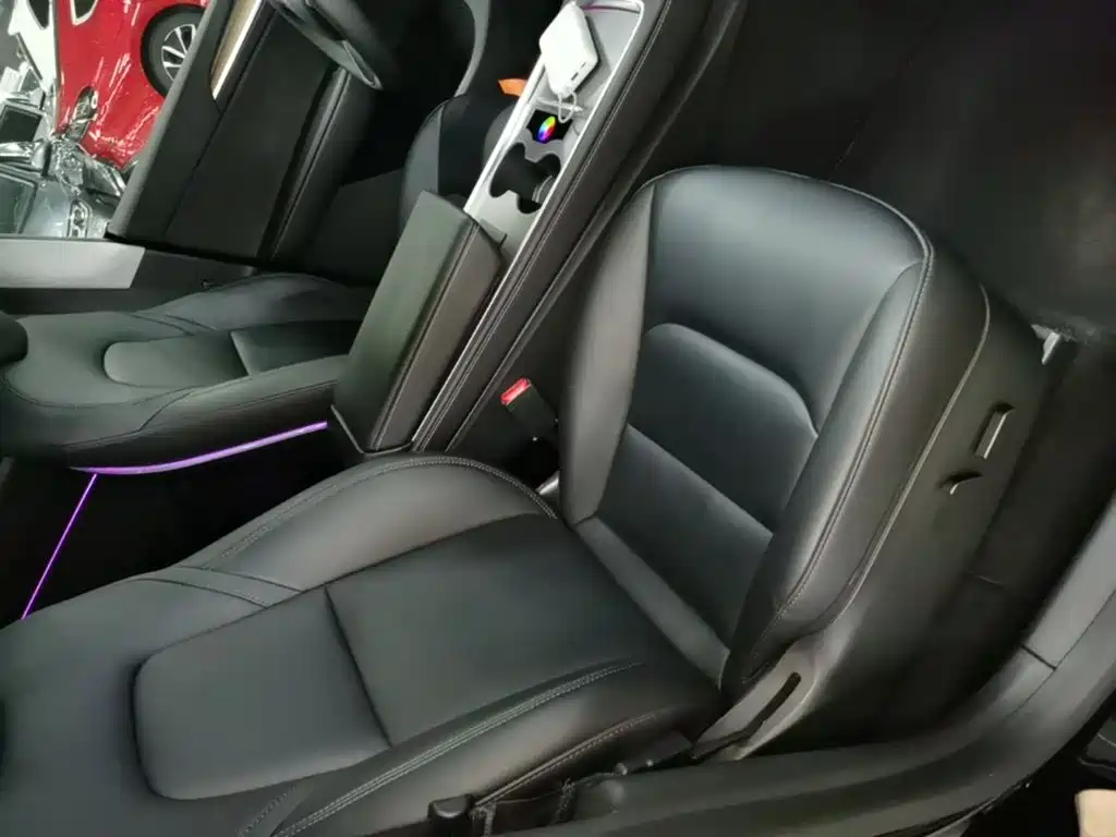 Tesla Model Y — миниатюра 25