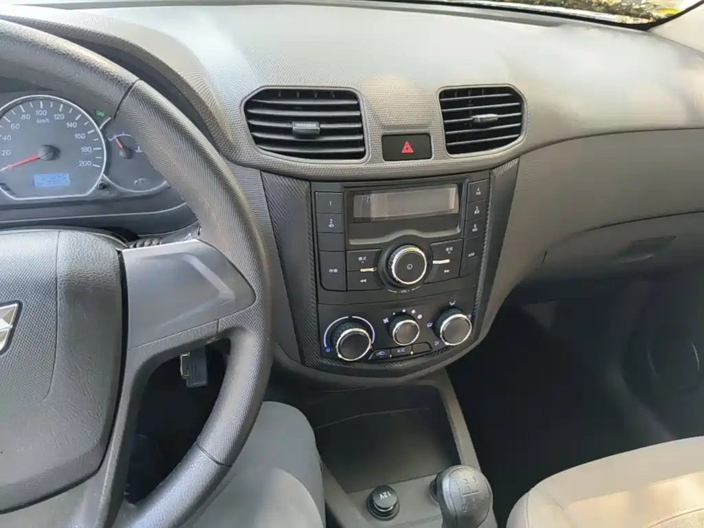 Wuling Hongguang — миниатюра 10
