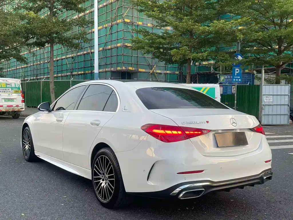 Mercedes-Benz C-Class — миниатюра 3