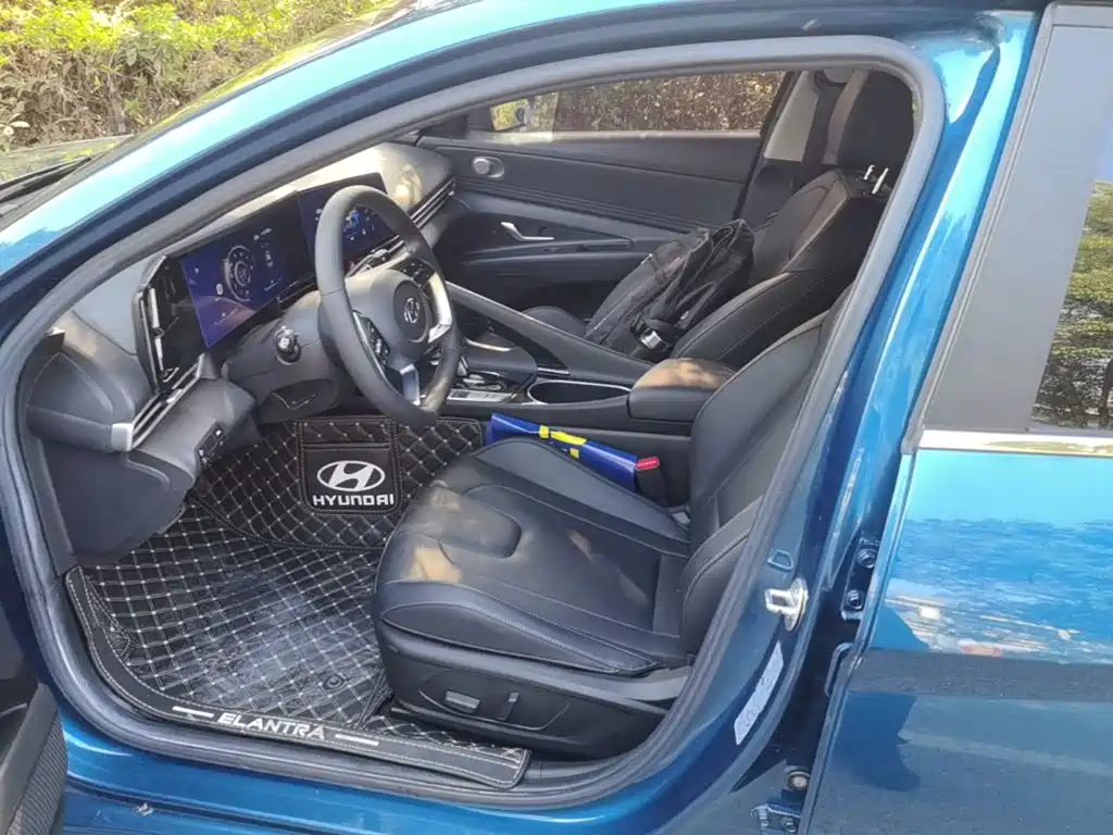 Hyundai Elantra — миниатюра 15