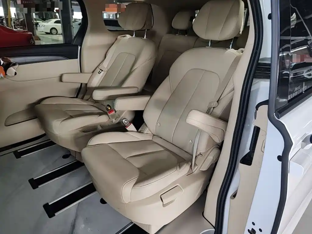 Buick GL8 Hybrid — миниатюра 17