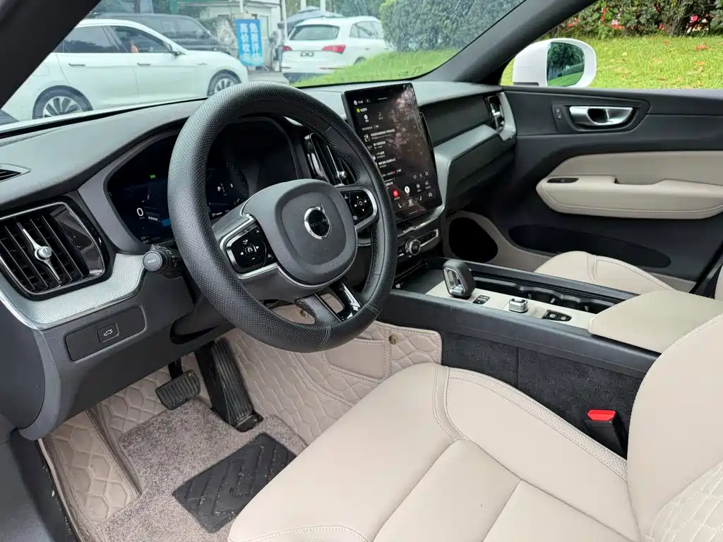 Volvo XC60 — миниатюра 7