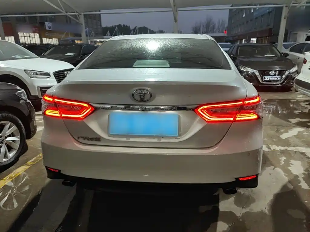 Toyota Camry — миниатюра 6