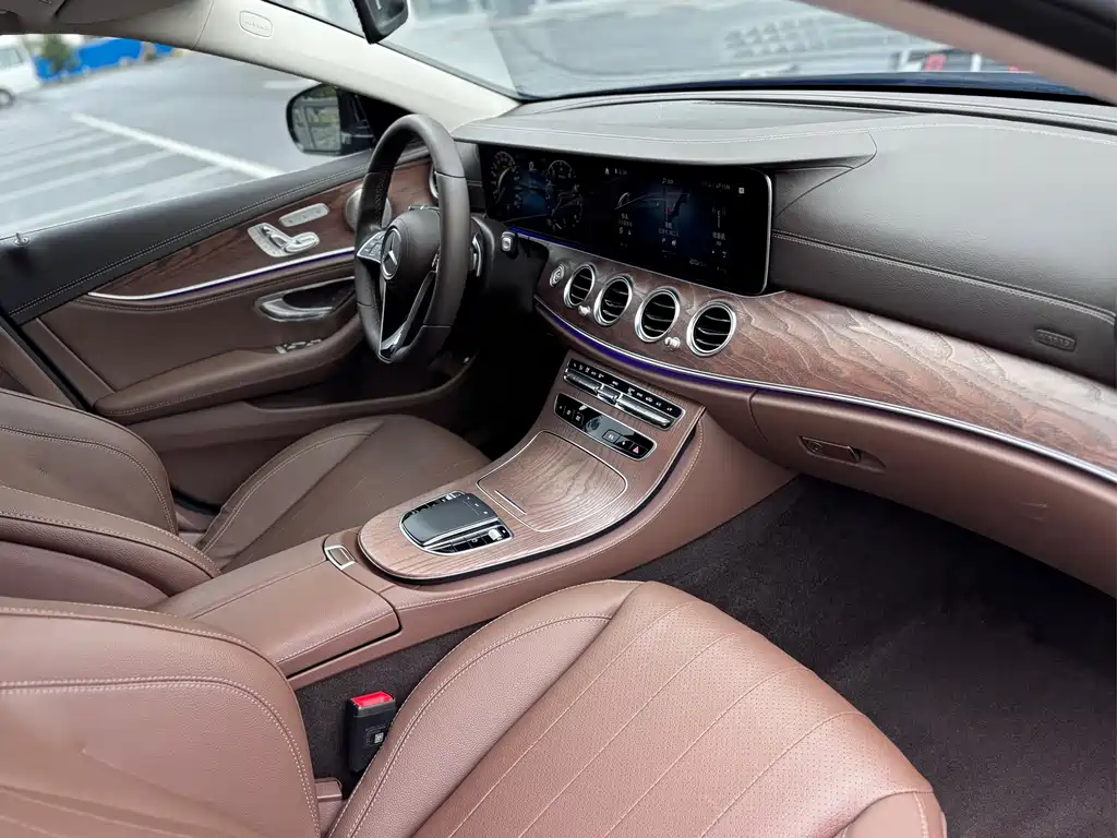 Mercedes-Benz E-Class E 2023 E 300 L Fashion