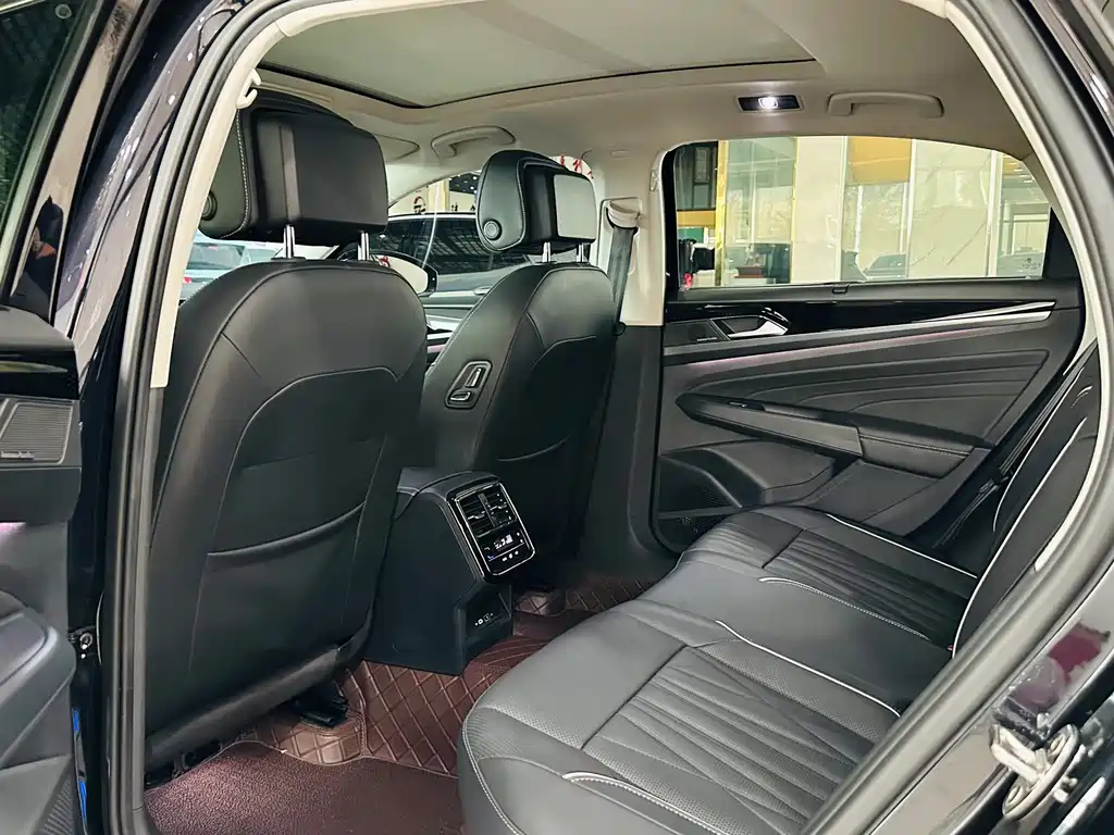 Volkswagen 帕萨特插电混动 — миниатюра 4