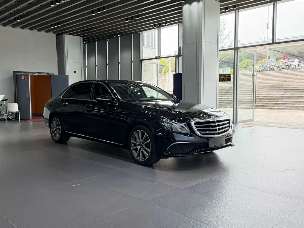 Mercedes-Benz E-Class E 2018 E 300 L Fashion