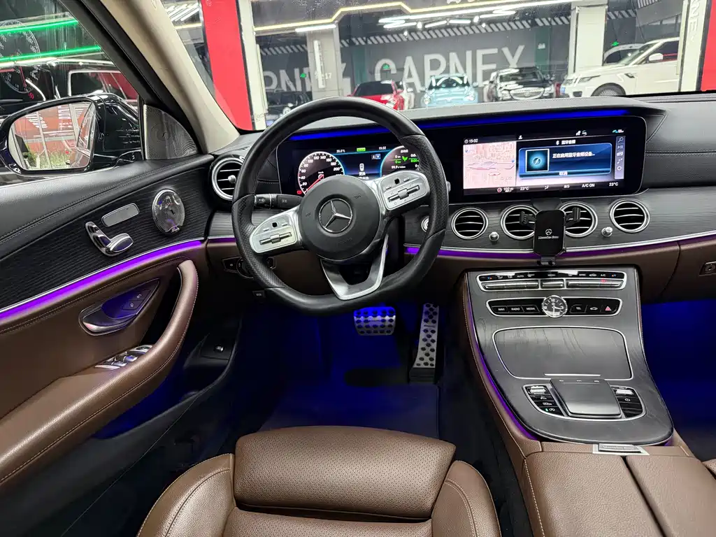 Mercedes-Benz E-Class — миниатюра 9