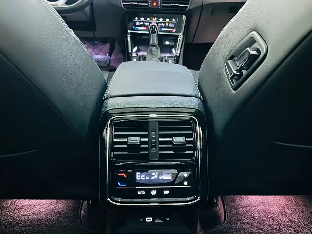 Volkswagen 帕萨特插电混动 — миниатюра 7