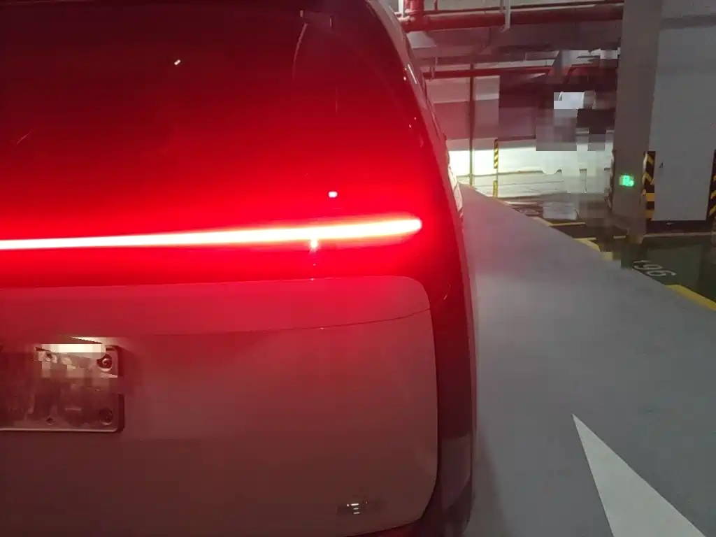 Li Auto Li MEGA — миниатюра 8