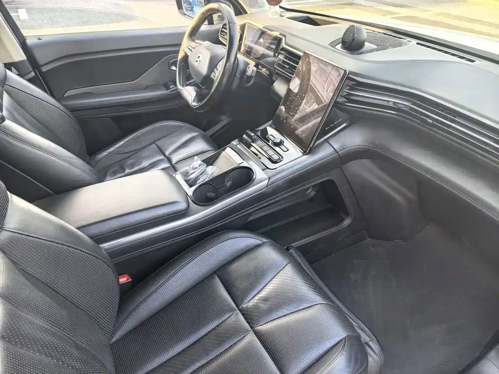 NIO ES8 — миниатюра 20