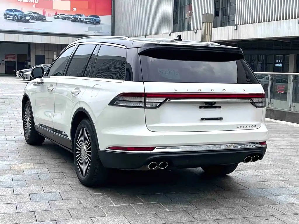 Lincoln Aviator — миниатюра 9