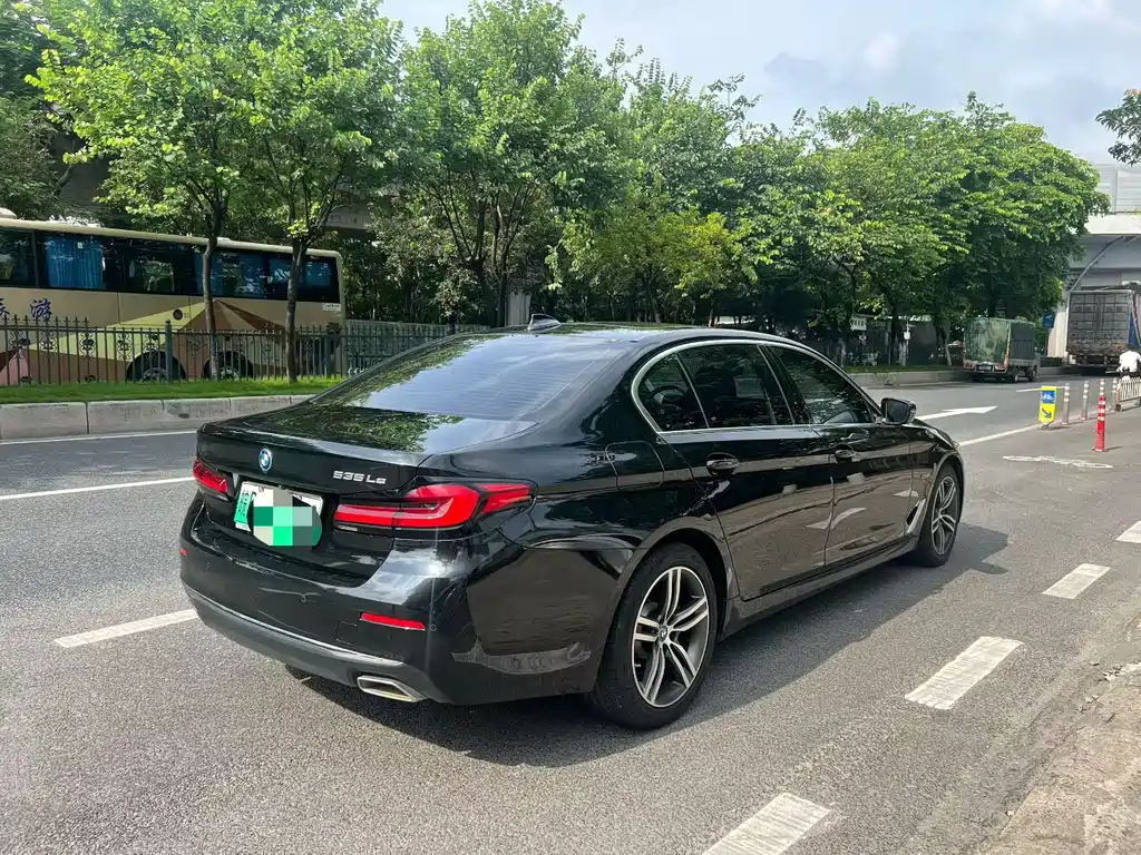 BMW 5 Series 5 2022 535Le Luxury