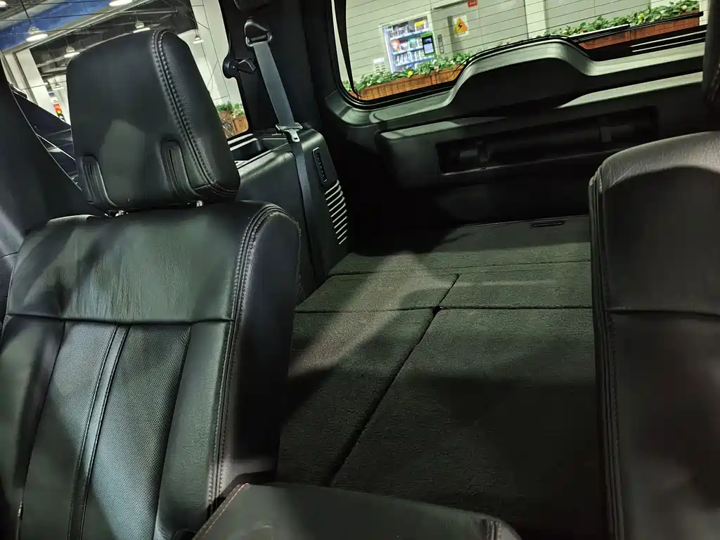 Lincoln Navigator — миниатюра 16
