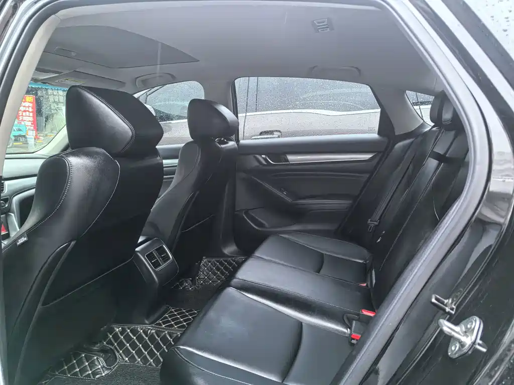 Honda Accord — миниатюра 9