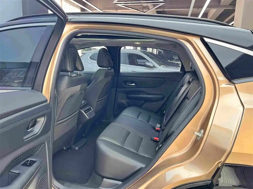 Nissan Ariya — миниатюра 10