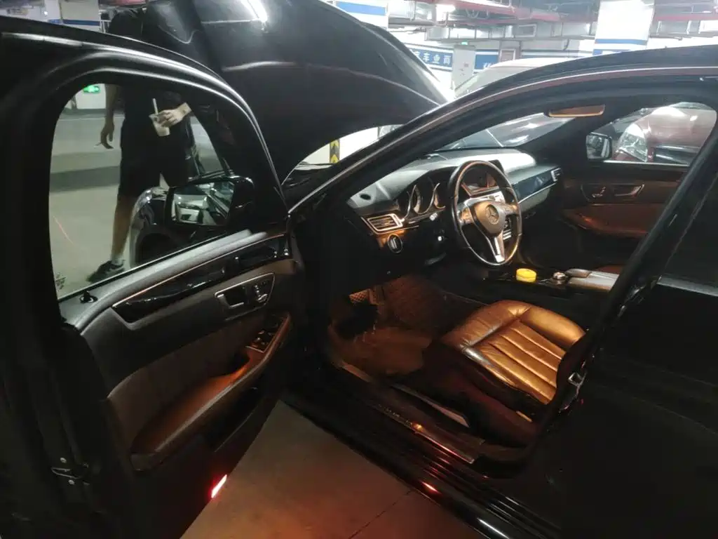 Mercedes-Benz E-Class — миниатюра 12