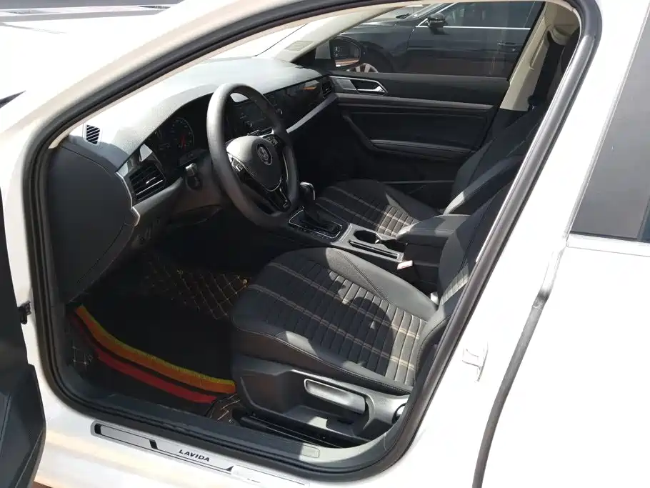 Volkswagen Lavida — миниатюра 9