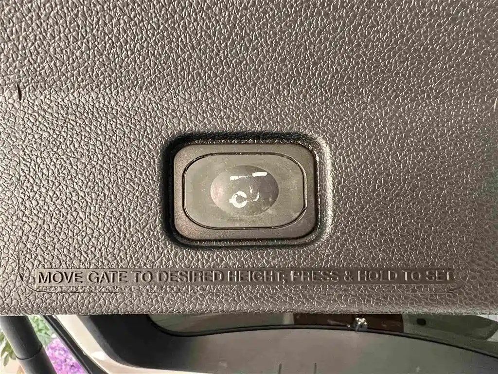 Ford Explorer (Import) — миниатюра 23