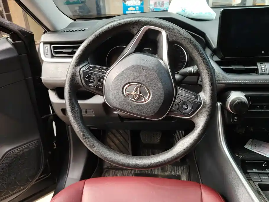 Toyota RAV4 — миниатюра 15