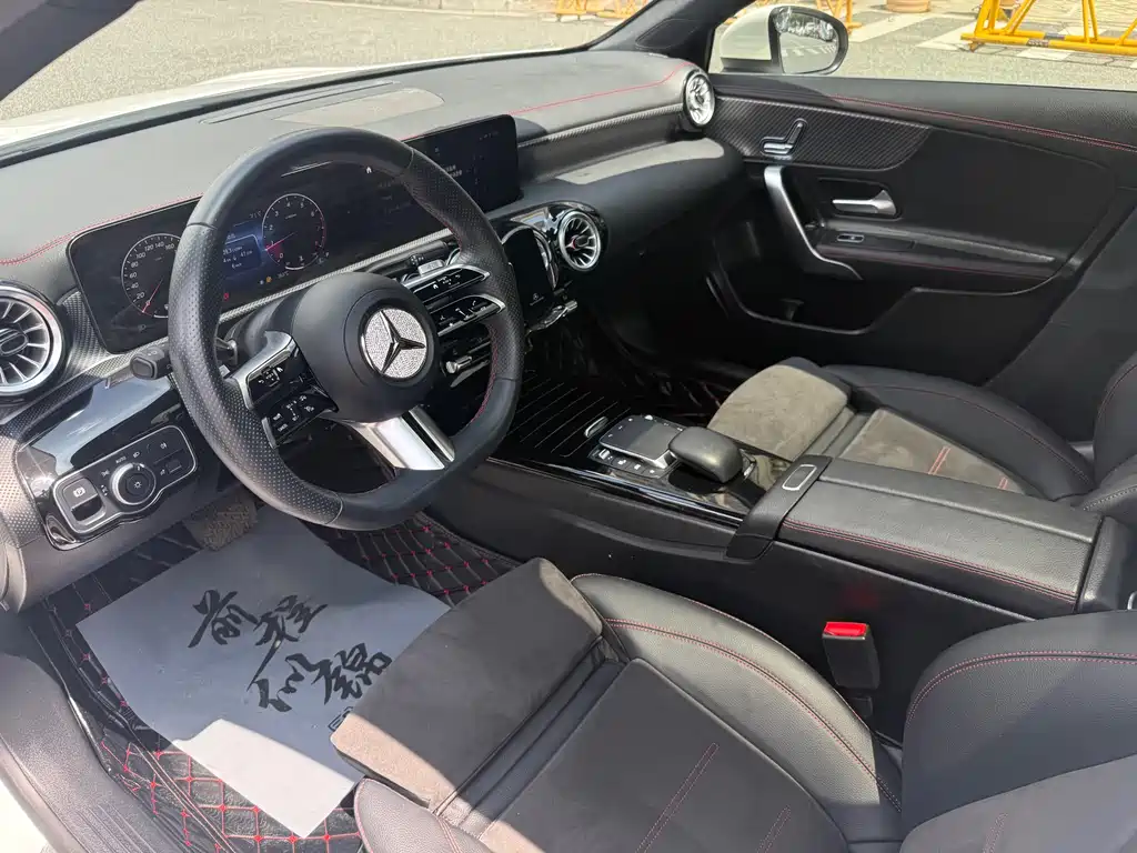 Mercedes-Benz A-Class A 2023 A 200 L Fashion