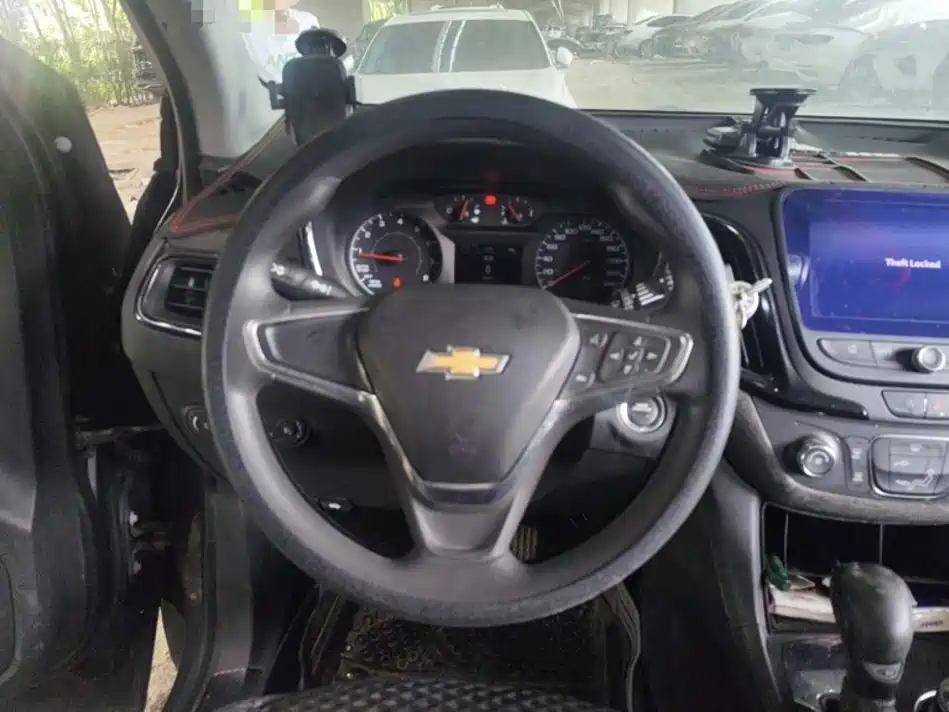 Chevrolet Equinox — миниатюра 13