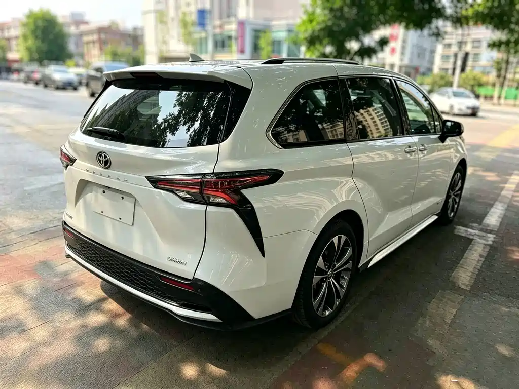 Toyota Granvia — миниатюра 4