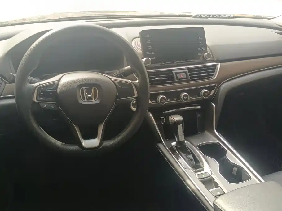 Honda Accord — миниатюра 12