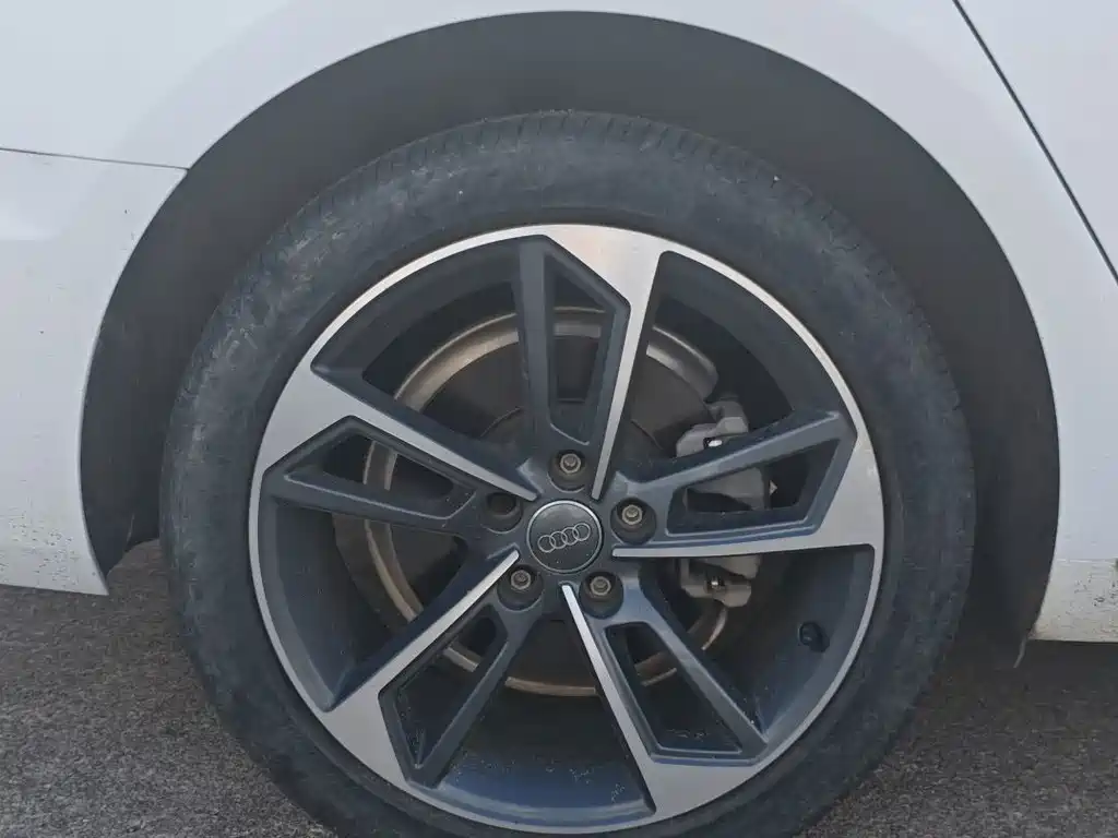 Audi A4L — миниатюра 7