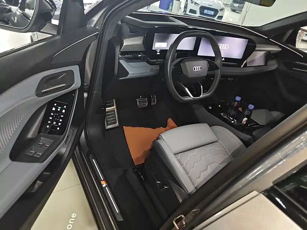 Audi Q6L e-tron — миниатюра 16